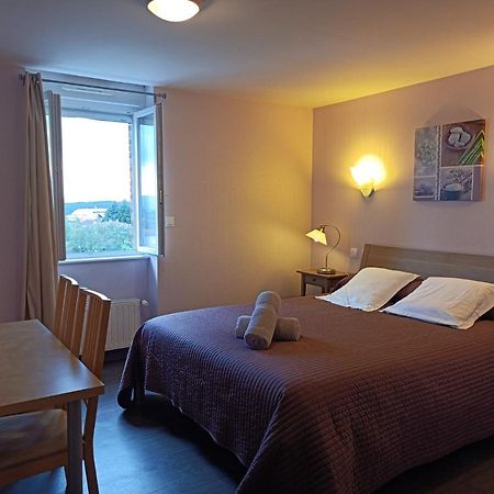 Bed and Breakfast Les Pierres Folles Rozier-en-Donzy Exterior foto